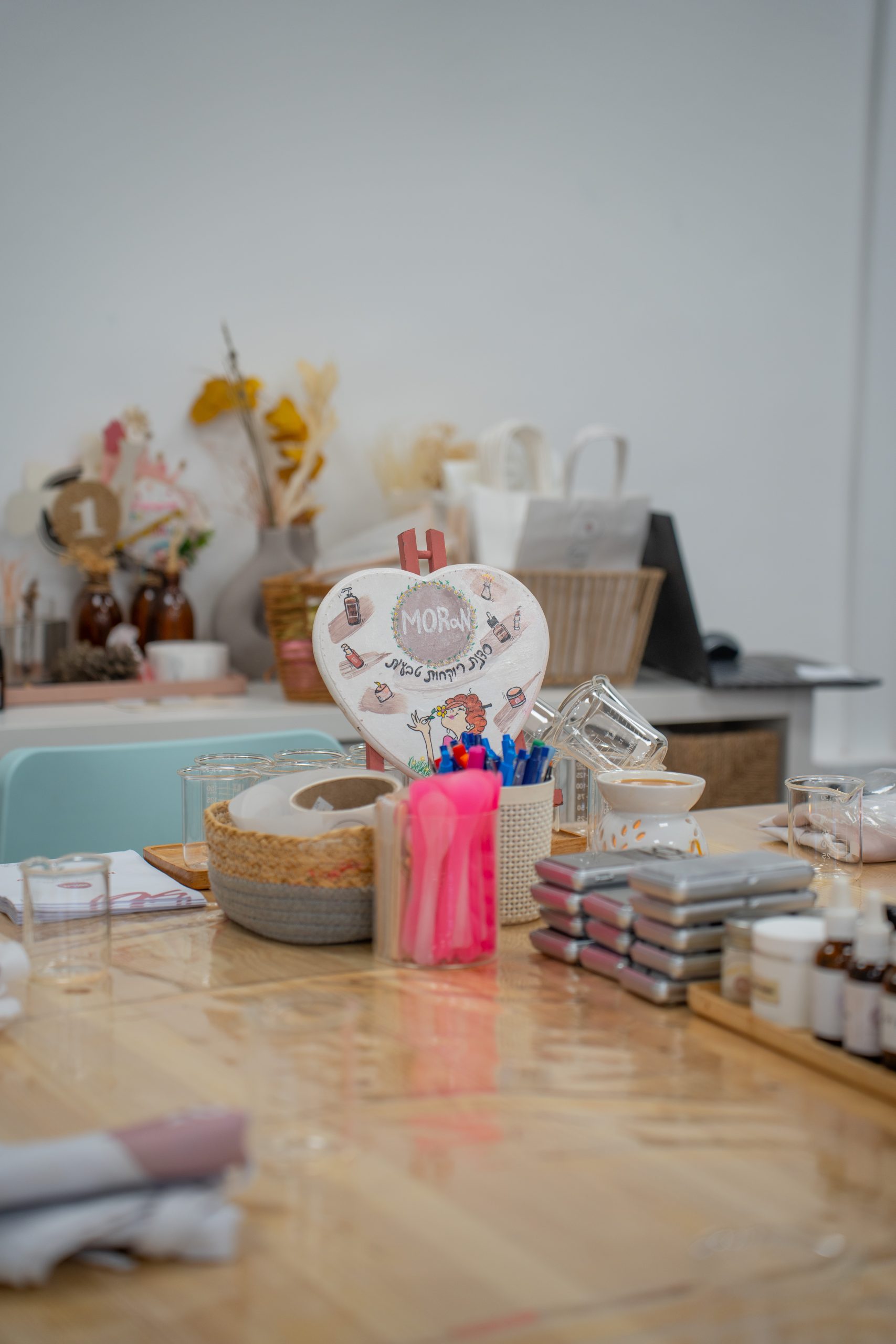 סדנה לנערות להכנת איפור מינרלי בפורים 3.3 - 10:00 – תמונה 5